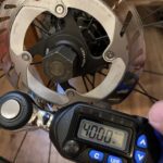 トルクレンチを40Nmにセット